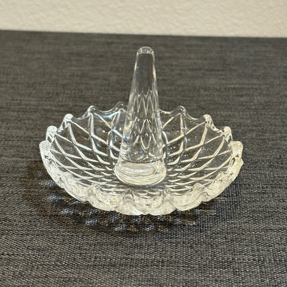 NWOT Crystal Ring Holder